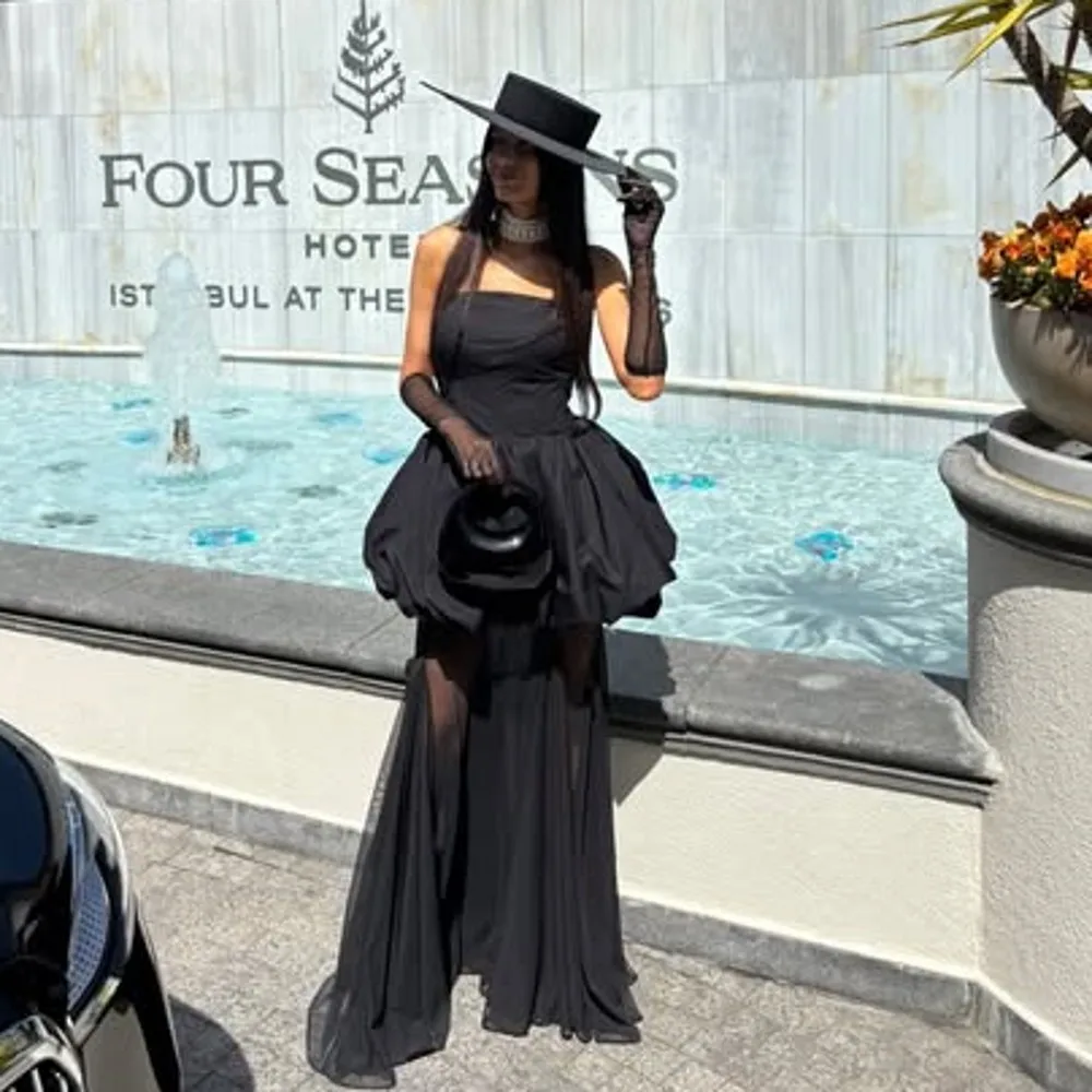 

Vintage Black Satin Office Lady Evening Formal Gowns Sheath Prom Dresses Strapless See Through Sexy Summer Beach Holiday Dress