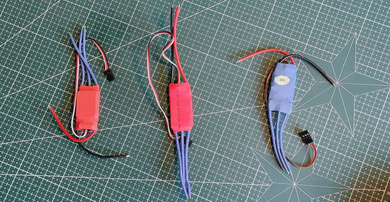 Preferito 20A 30A 20AMP 30AMP ESC regolatore di velocità simonk /BLHeli OPTO 2-4S Supporta per Emax hobbwing RC drone aereo