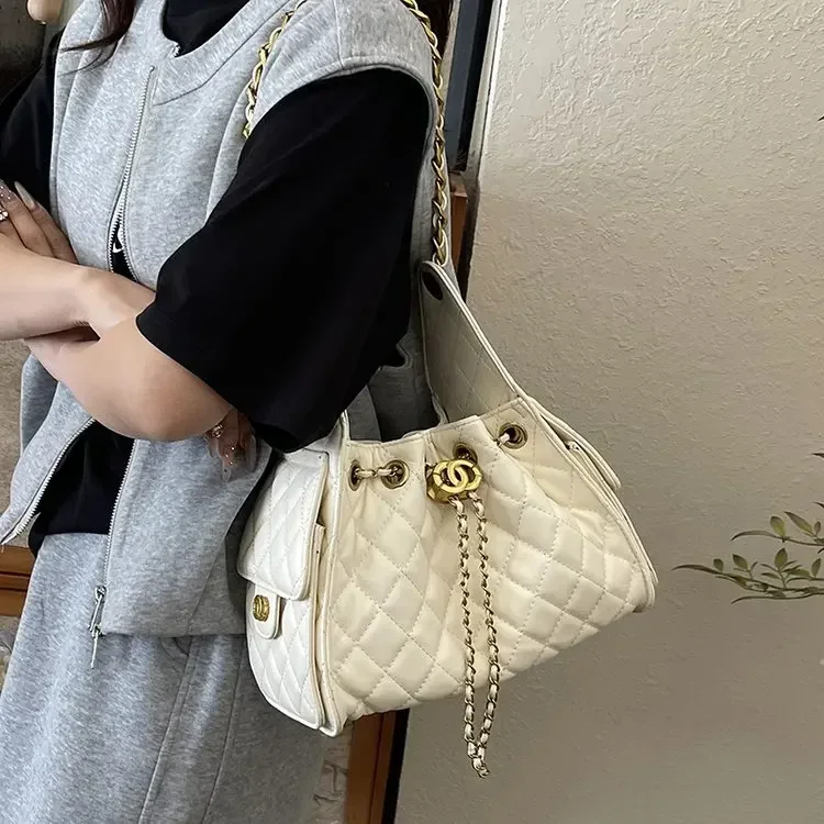 

2025 Vegan Leather Oversized Tote Bag, Detachable Strap Convertible Shoulder All-Weather College Commuter Bag Bags for Women