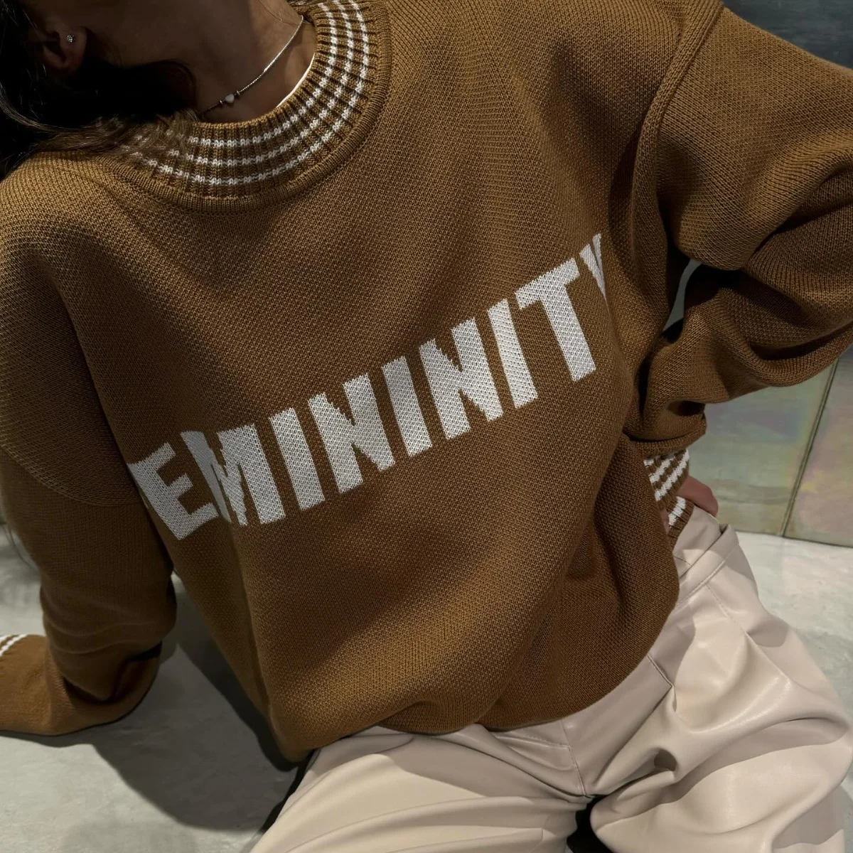 

2025 Autumn And Winter New Women's Letter Round Neck Pullover Knitted Warm Sweater Comfortable Loose Casual Neutral Knitted Top