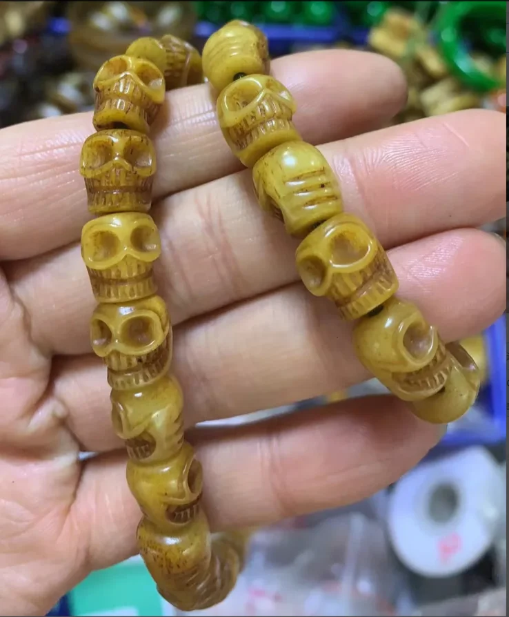 

Natural carved skull bead with cow bones Bracelet 18~20CM