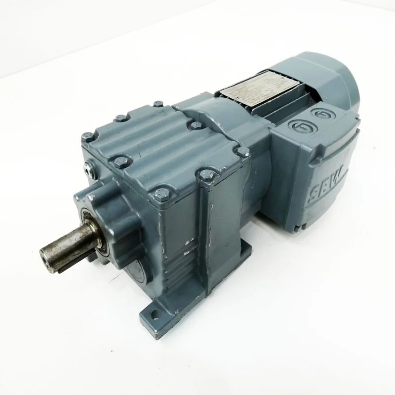 

Новый оригинальный мотор-редуктор PLC R17DR63L4/BR/ISU 0.25кВт 1300 об/мин I=8.63 *Отличное предложение по выгодной цене*