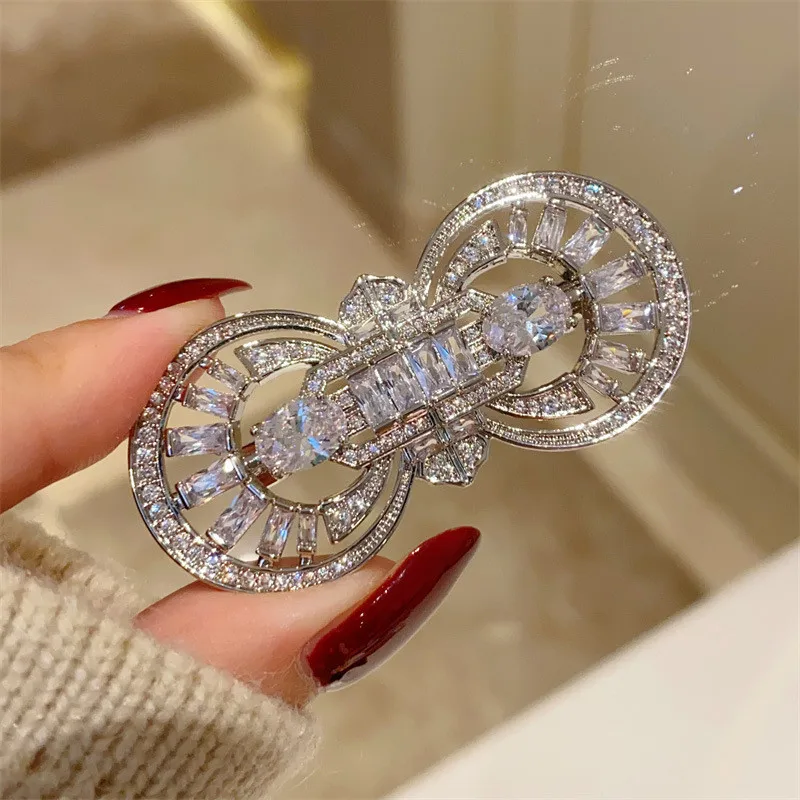 CC Exquisite Brooches White Zirconia Sweater Pins Coat Brooch 100% Handmade Luxury Cardigan Shawl Buckles Jewelry Charm B127