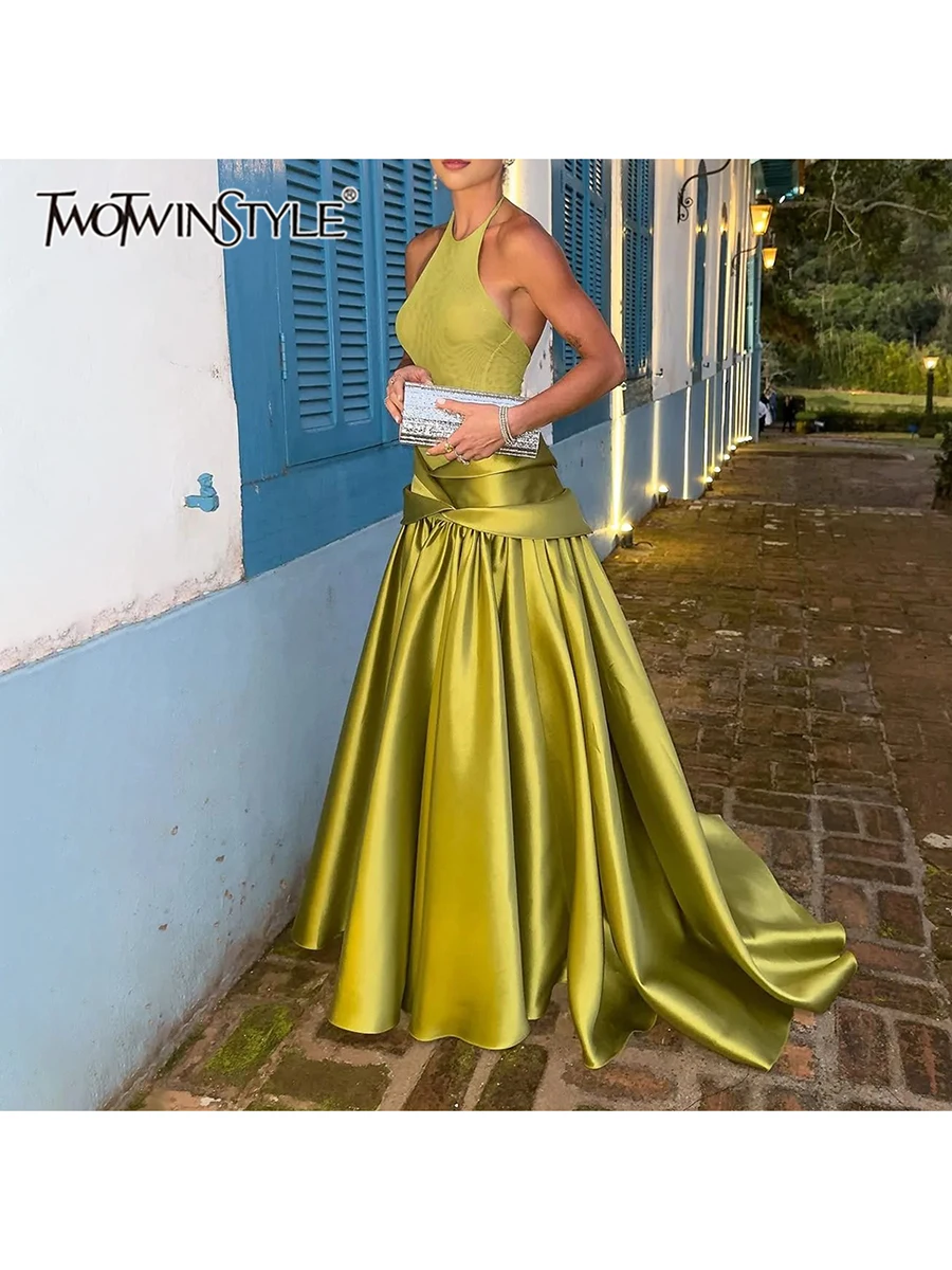 TWOTWINSTYLE Solid Spliced Folds Slimming Maxi Dress for Women Halter Neck Sleeveless Patchwork Zipper Dresses Female Elegant