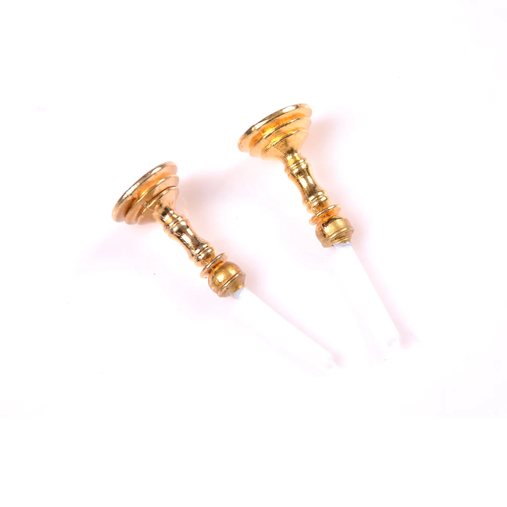 1 paio di candelieri in miniatura per casa delle bambole in scala 1:12, candele bianche