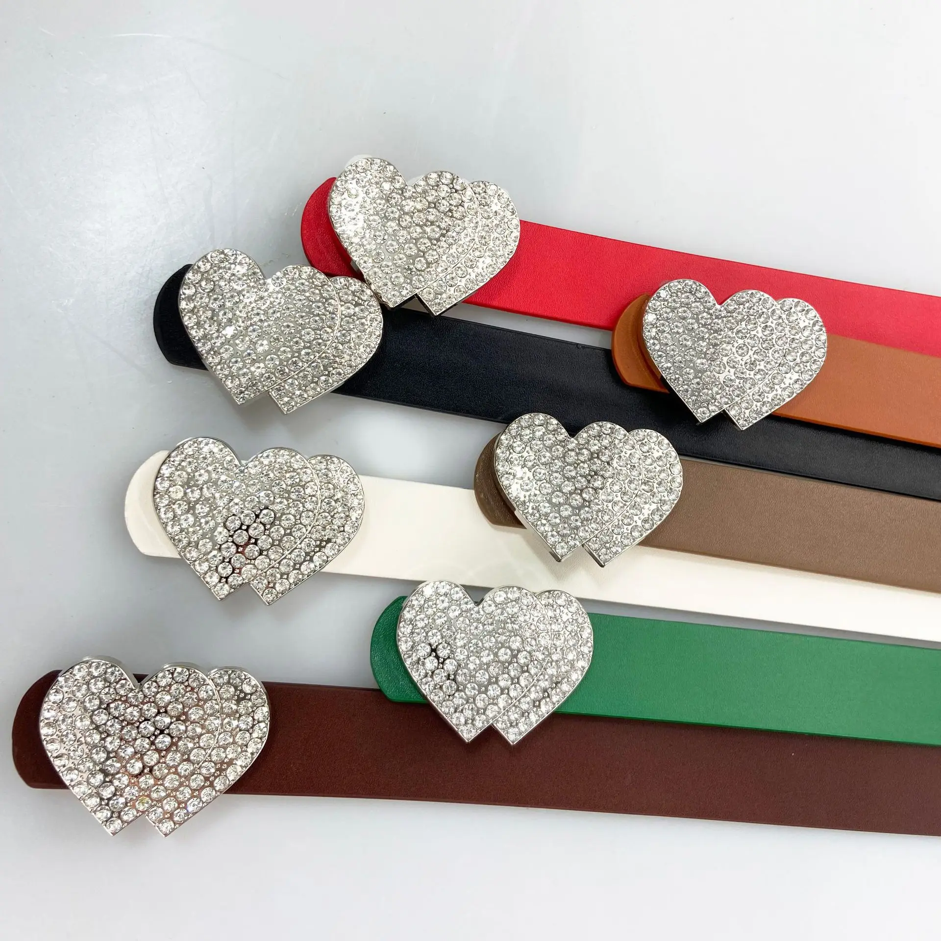 Новый модный женский ремень с персиковым сердечком на пуговицах, пояс с любовным глазом, универсальные повседневные джинсы, брюки, платья, декоративный женский ремень