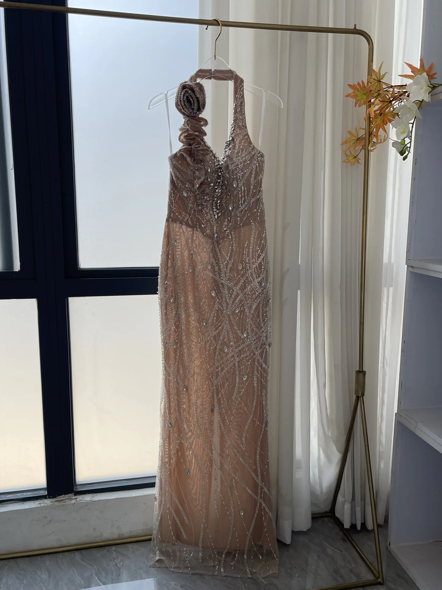 

2025 New Brown Beaded Deep V-Neck Mermaid Evening Gown Dress with Floral Shoulder for Party