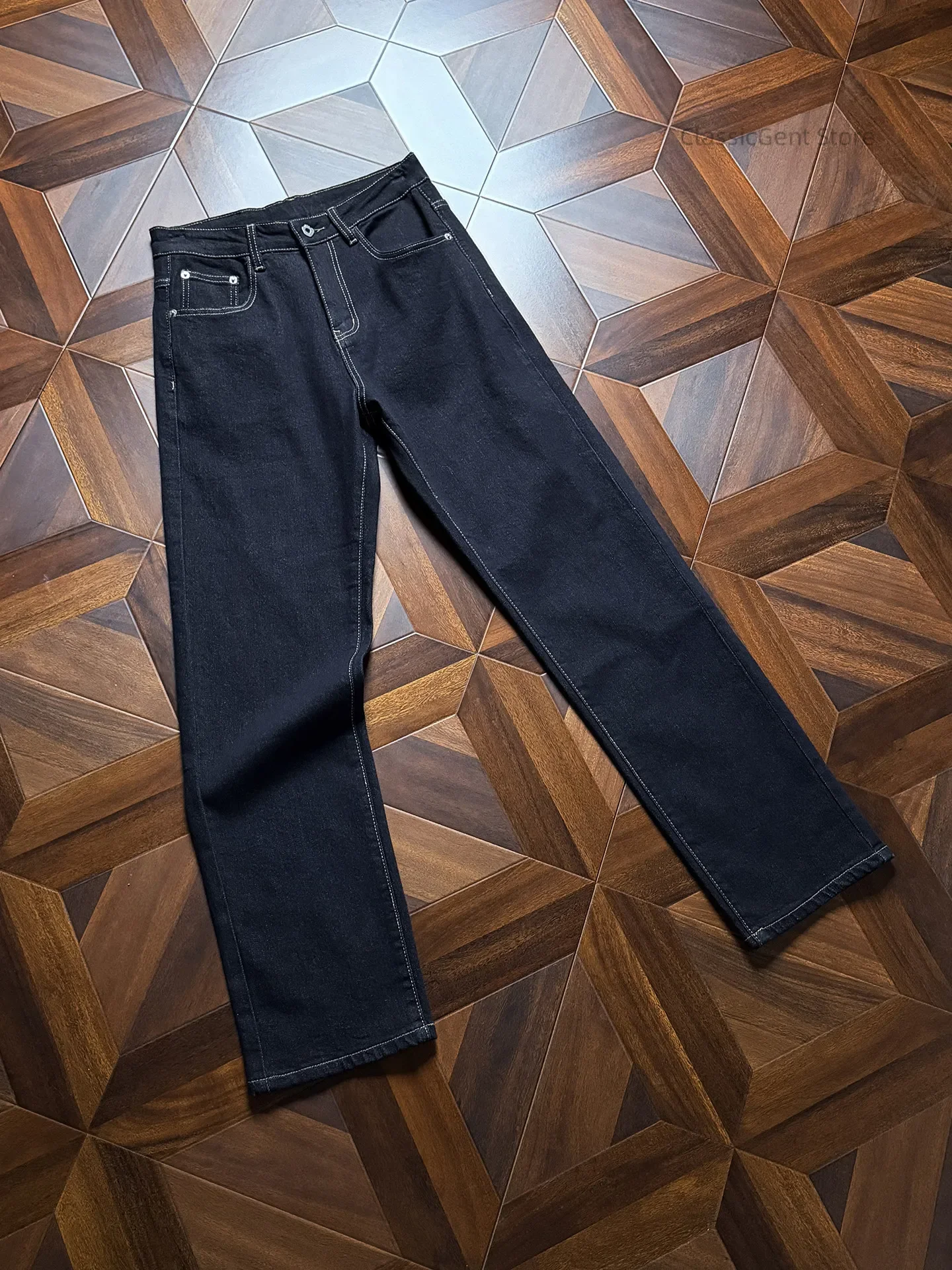 Anti-fade lock color primary color 11.8 ounces straight jeans, wide but not crumbling and not picky