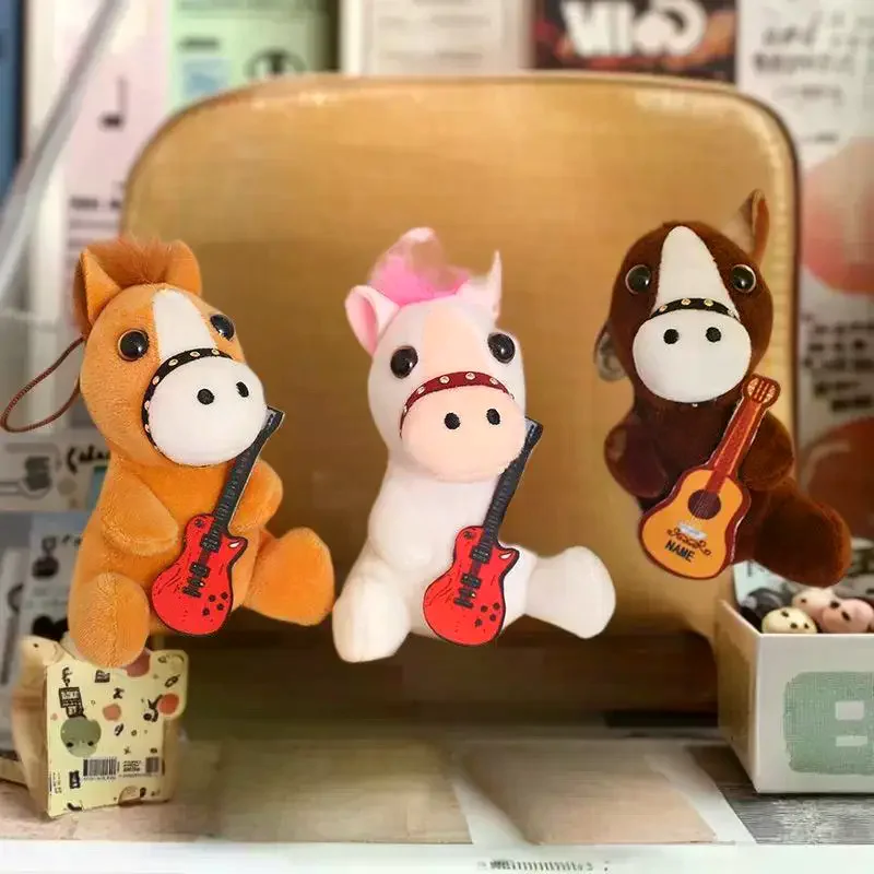 ตุ๊กตาม้าขนปุยน่ารัก ขนาด 12 ซม. แบบดึงเชือก กระดิกหางได้ พวงกุญแจตุ๊กตาการ์ตูนนุ่มนิ่ม ของตกแต่งกระเป๋าเป้ กระเป๋าใส่กุญแจรถ