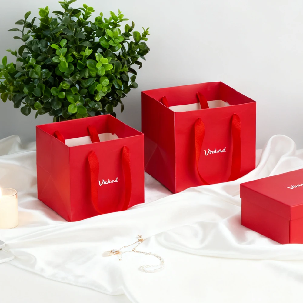

Red Kraft Paper Gift Bags with Handles 20x10x20cm Flowers Storage Bag Custom Logo Shopping Wedding Party Goody Favor Candle Sack