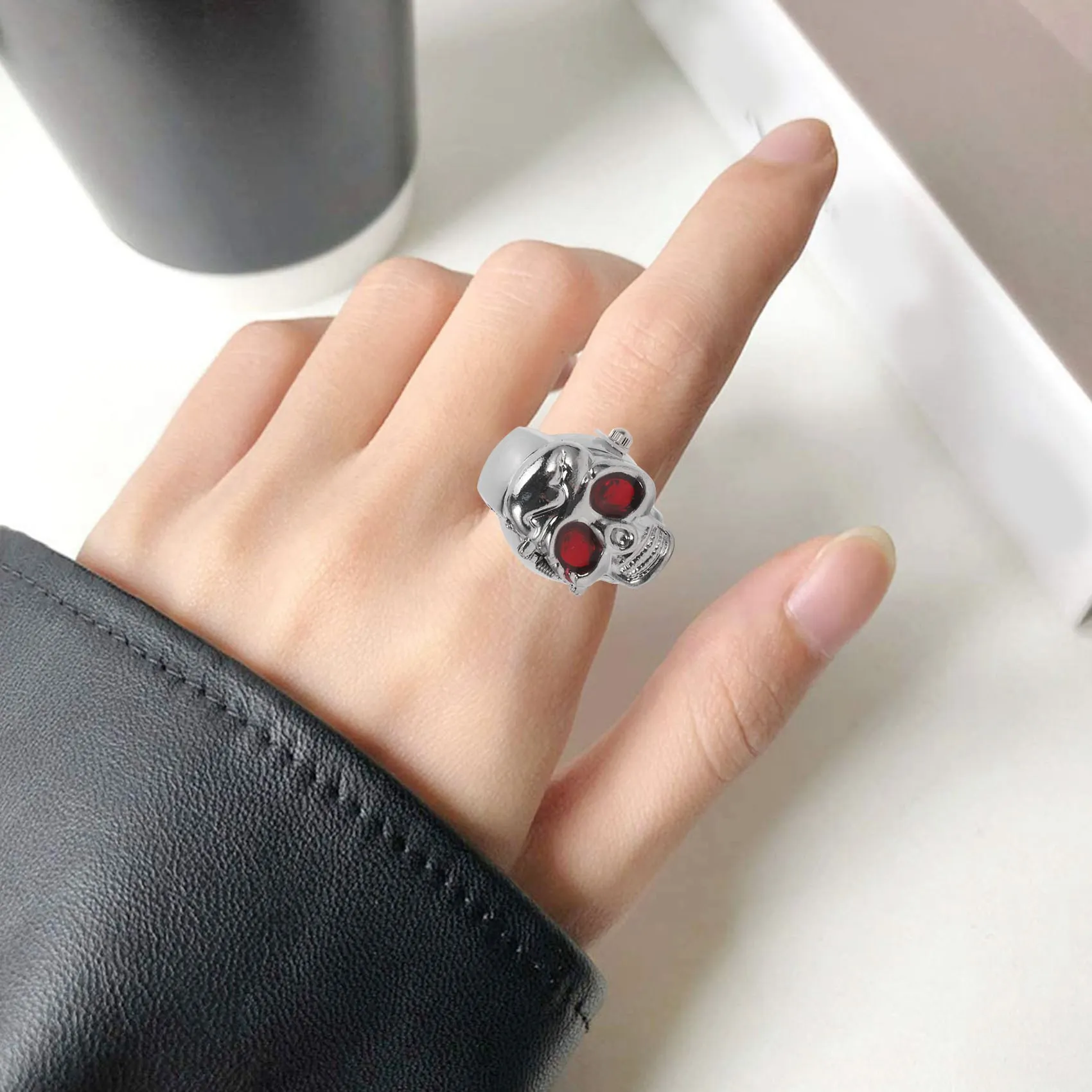 Red Eyes Skull Design Stretchy Band Quartz Ring Watch for Lady