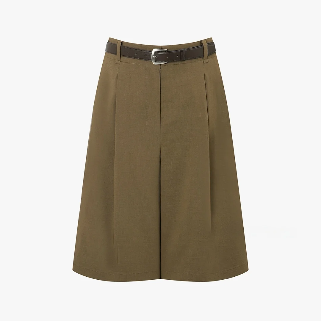 High Waist Belted Shorts in Linen Fabric with Detachable Waistband for Flattering Slimming Effect And Easy Concealment of Flaws