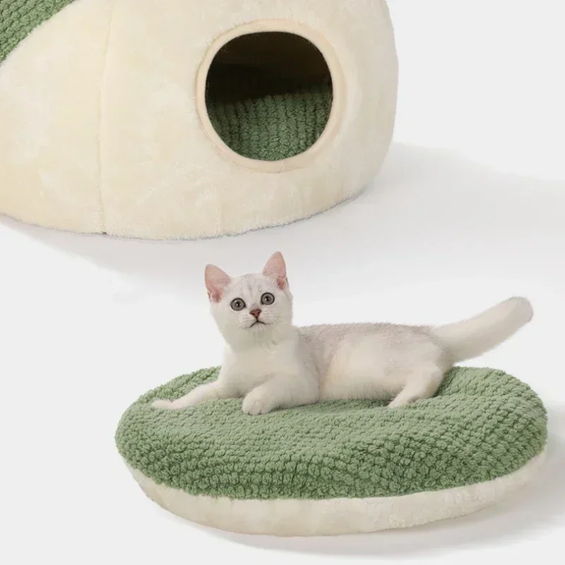 Creative cute pet supplies, small frog semi-closed cat nest, autumn and winter warm, plush kennel  dogs bed