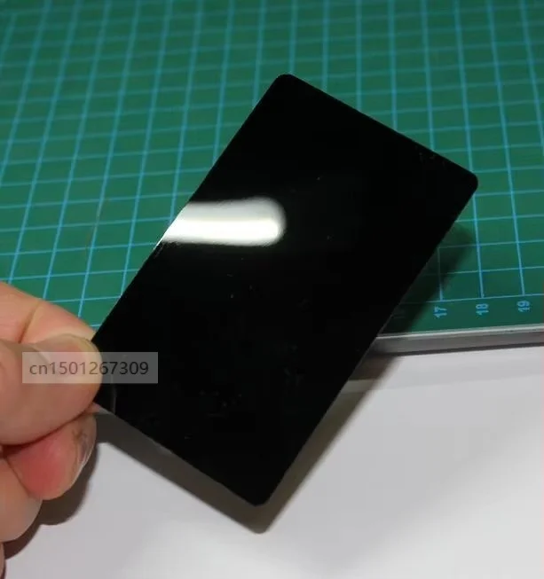 

Глянцевая отделка, черные пластиковые визитные карточки из ацетата ПВХ с защитной пленкой с обеих сторон - толщина 0,2 мм, очень тонкие