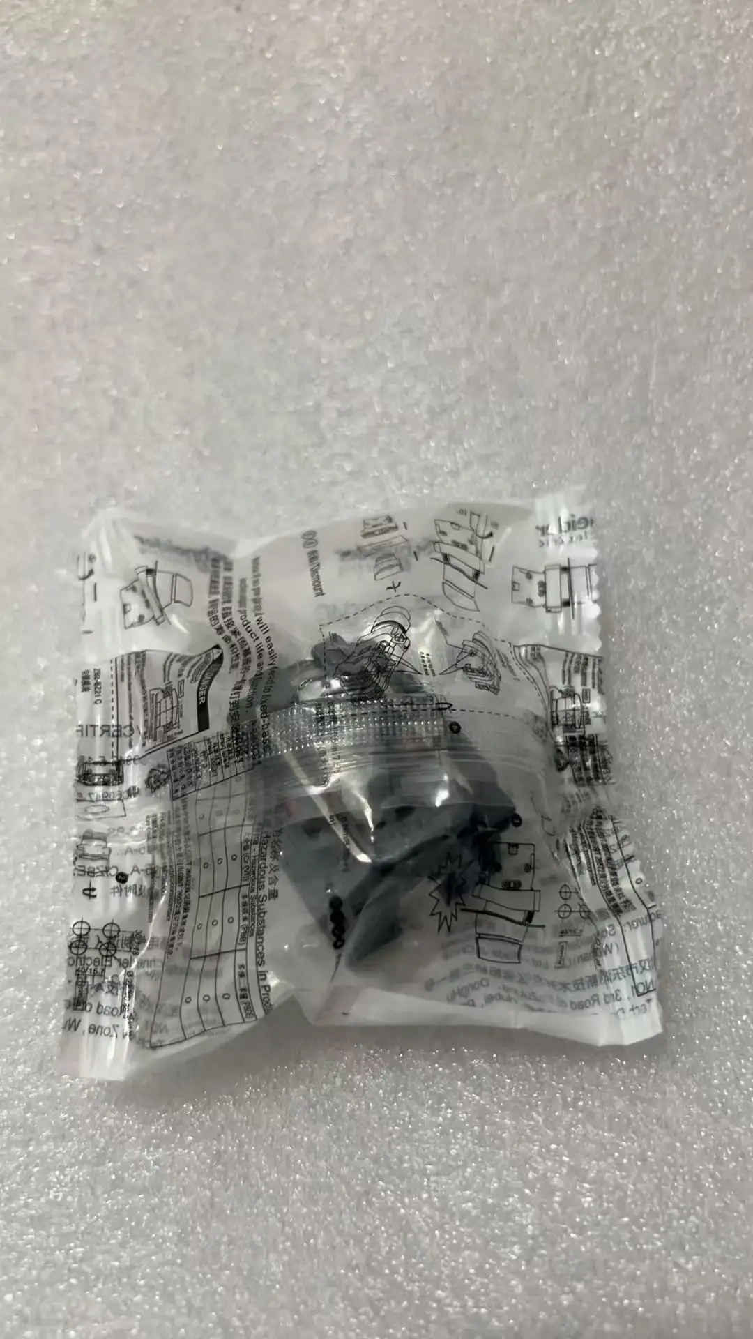 ZB5AZ104C ZB5AZ104 Single contact block with body/fixing collar, plastic, screw clamp terminal, 2 NC