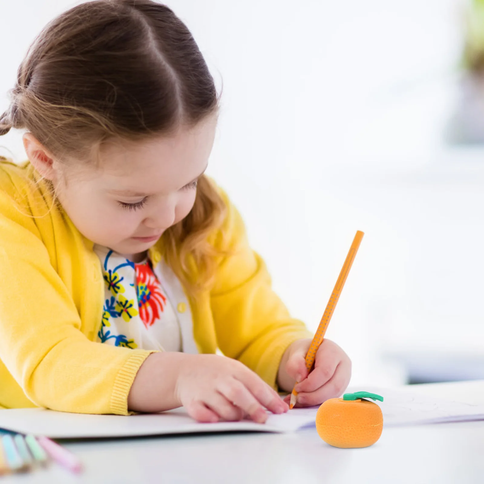 4 قطع من محايات الطعام الصغيرة على شكل فاكهة وخضروات كاواي، محايات صغيرة رائعة للطلاب الذين يكتبون تصحيح الرسم