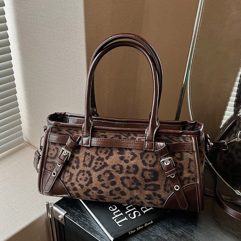 

​ ​ Корейская нишевая сумка A/W 2025 года, женская винтажная сумка с леопардовым принтом под мышками, универсальный кошелек ​