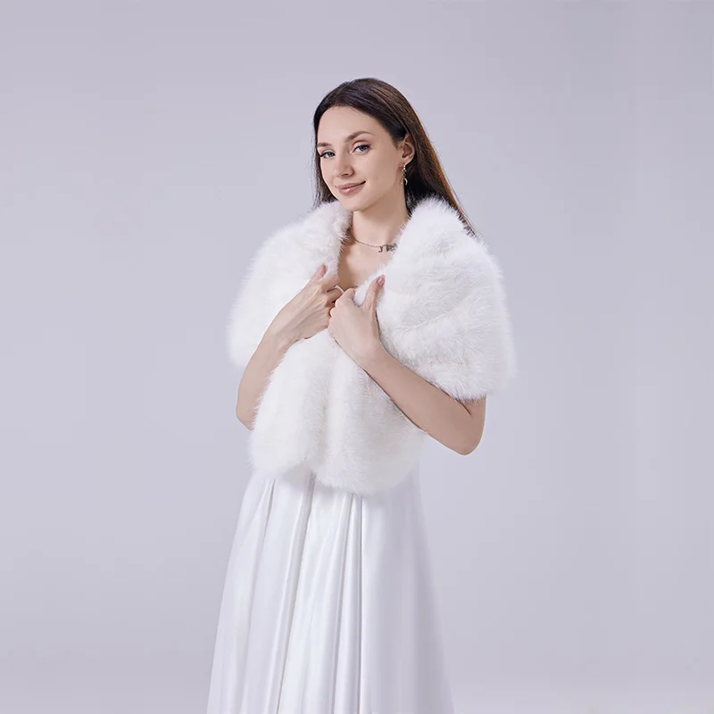 

A Handmade Solid Color Polyester Imitation Fox Fur Women's Fashion Shawl Outdoor Warm Decorative Waistcoat