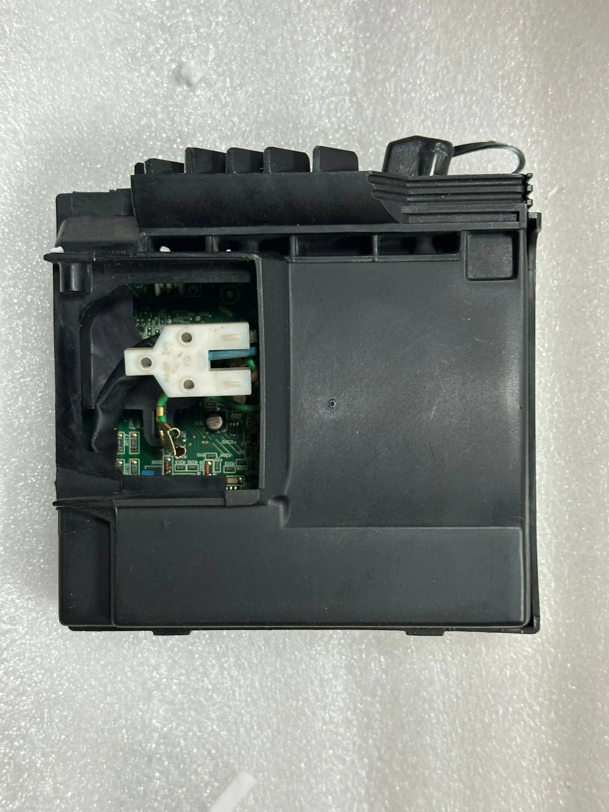 

for VCC3 2456 07 F 14 Original 2.1A 220-240V 3.3A