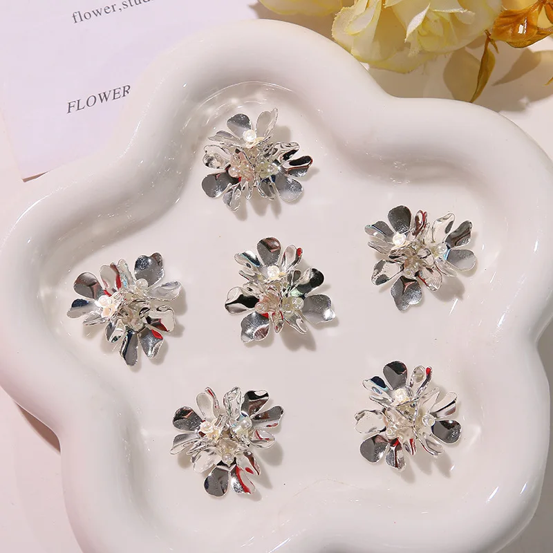 Shoe Charms 1 Piece Metallic Beaded Flower Pendant 3cm DIY Premium Chic for Jelly Clog Sandals Crystal Princess Korean