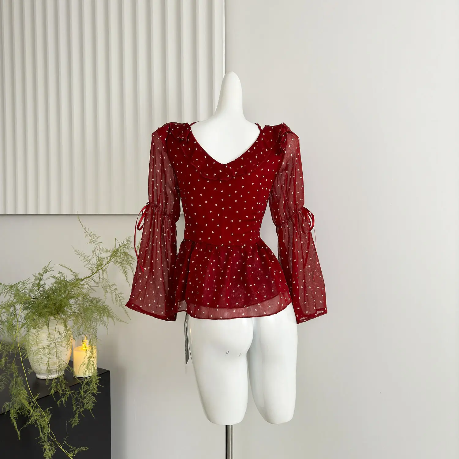 Camicetta a maniche lunghe a pois con volant e colletto quadrato rosso per top legato con temperamento retrò francese autunnale da donna