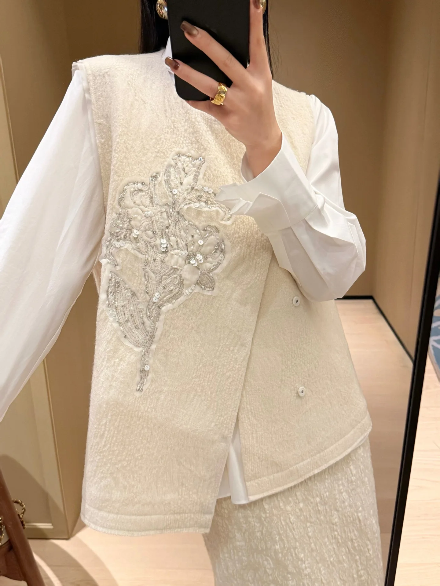 

Элегантный китайский шерстяной жилет с вышивкой жемчугом в стиле Old Money, с длинными рукавами и круглым вырезом, в традиционном китайском стиле