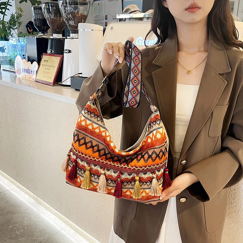 

Large Capacity Fashion Korean Tassel 2025 New Bohemian Ethnic Style Crossbody Women's Shoulder Bag