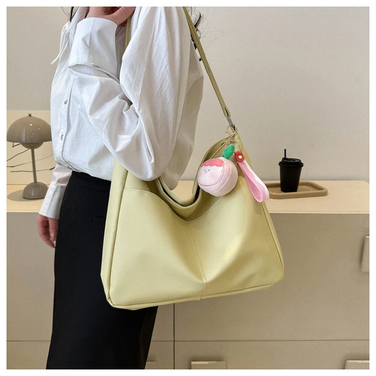 Spring And Summer Small Fresh Large Capacity Tote Bag New Girls School Work Commuting Shoulder Bag Casual Fashion Crossbody Bag