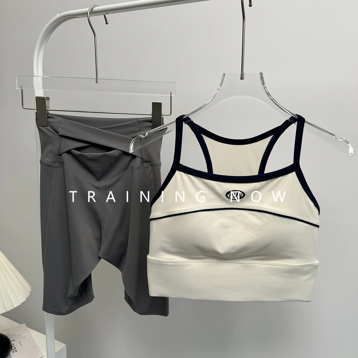 

Gym morning jogging suit women's fashionable and beautiful Pilates sportswear 2025 summer new yoga quick drying clothes