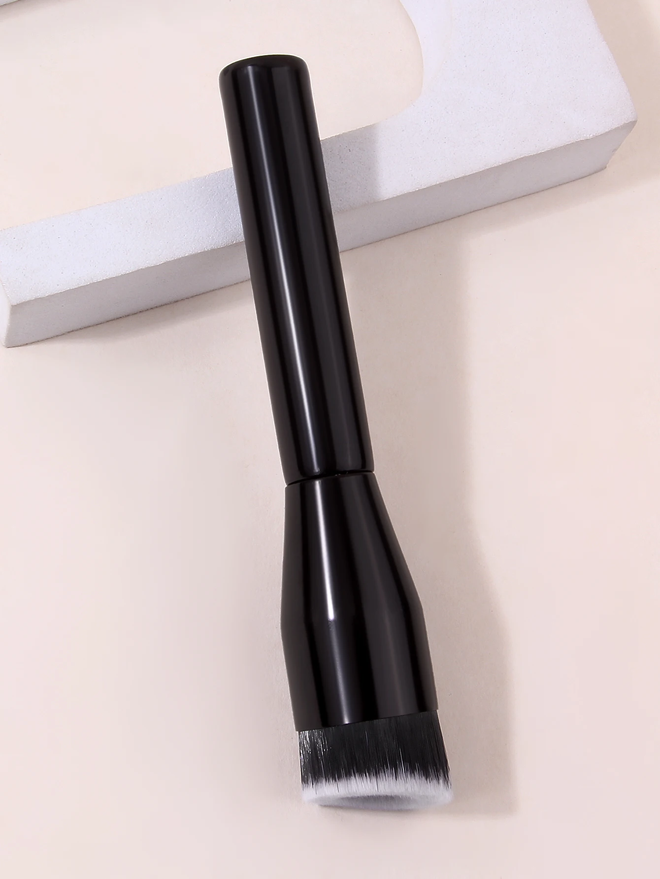 Seamless Foundation Makeup Brush Dense Cosmetic Brush for Liquid Cream Foundation Flawless Face Base Make Up Beauty Tool