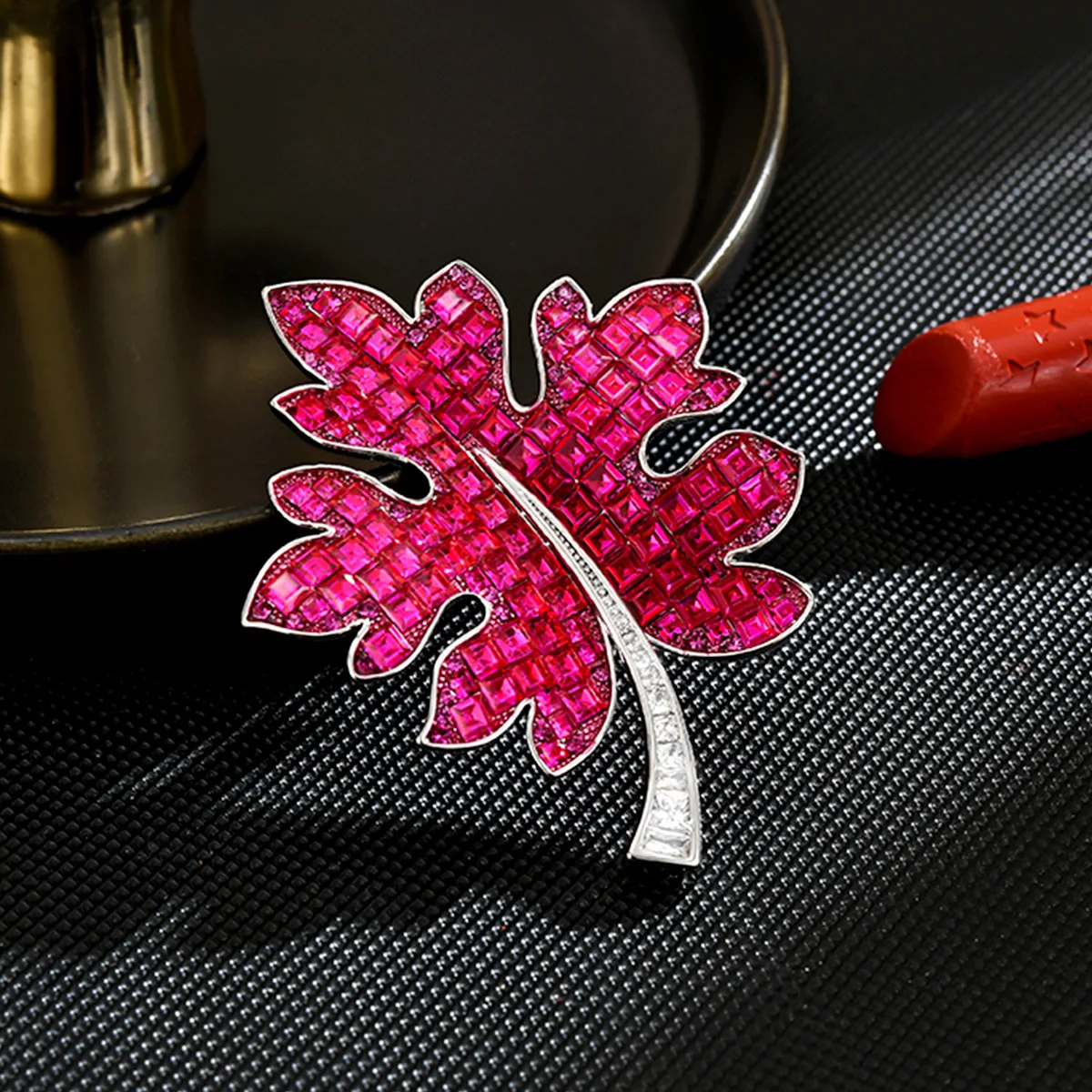 

Maple Leaf Brooch,Crystal Acorn Lapel Pin, Vintage Fall Jewelry for Women, Elegant Gift