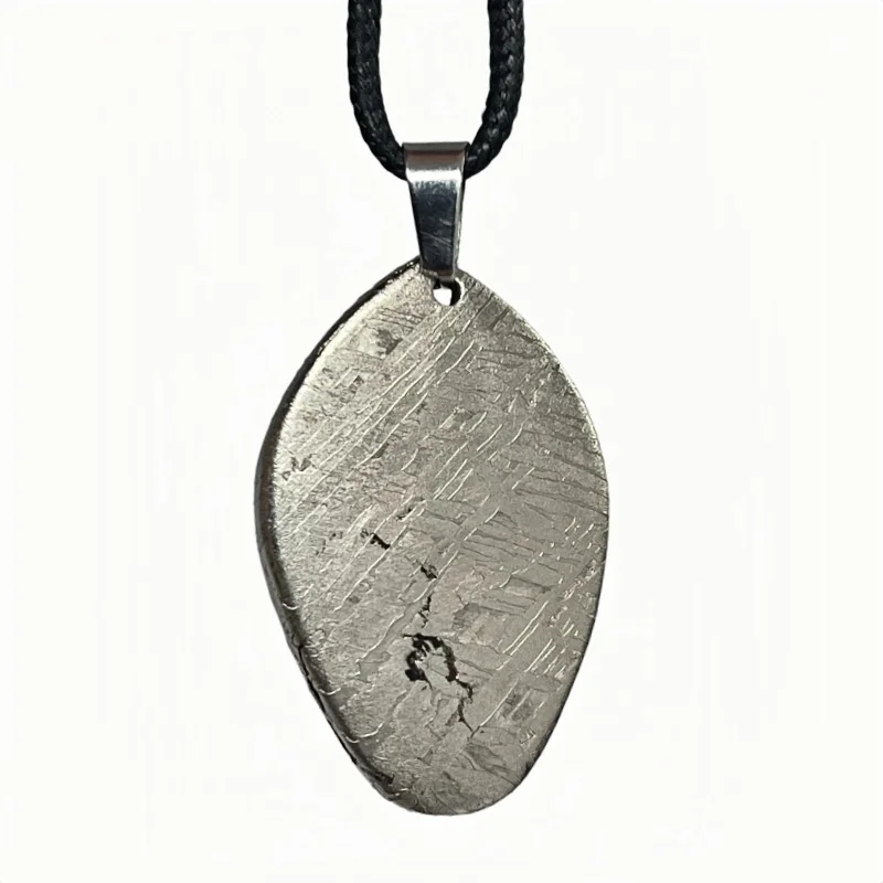 Muonionalusta Iron Meteorite Pendant Necklace Nickel Plated Oval Embossed Slice Unique Widmanstatten Pattern Cosmic Gift LK640