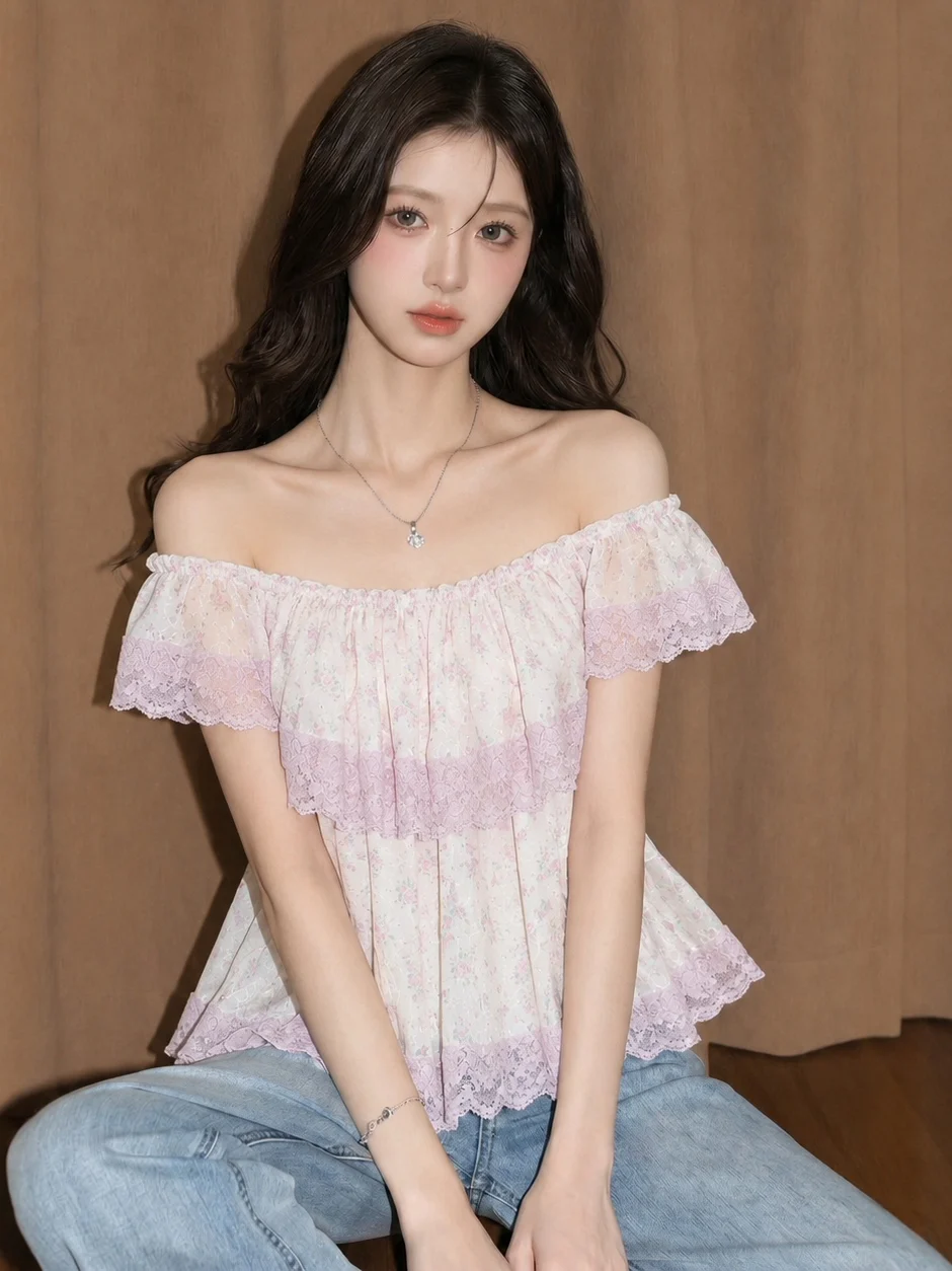 

Romantic Lace Splice Shoulder Bridesmaid Shirt Women's Sweet Style Short Sleeve Floral Print Casual Top with Pleated Hem