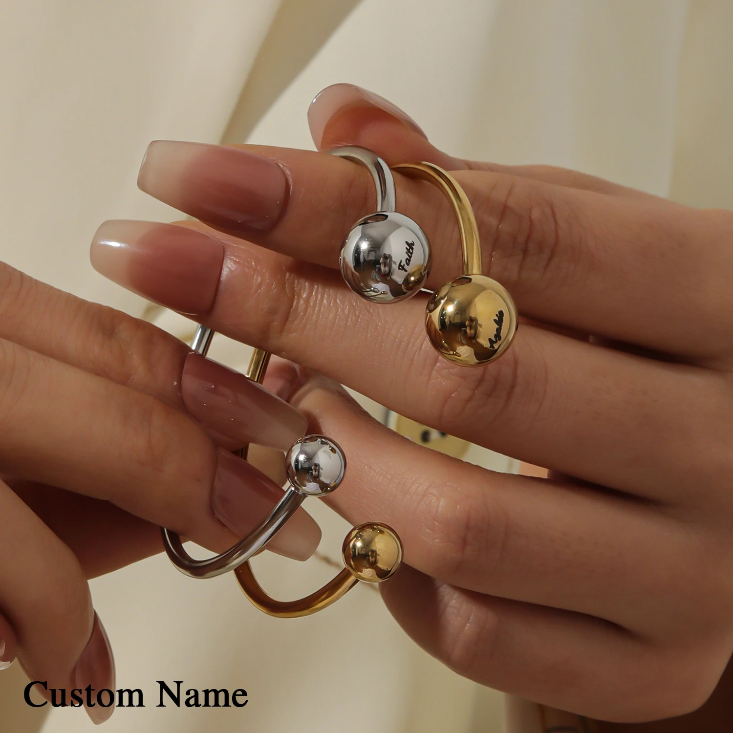 

Браслет с именем на заказ, браслет из нержавеющей стали с посеребренным открытым манжетом, выдолбленный художественный шрифт, персонализированные ювелирные изделия, подарок для женщин, минималистичный