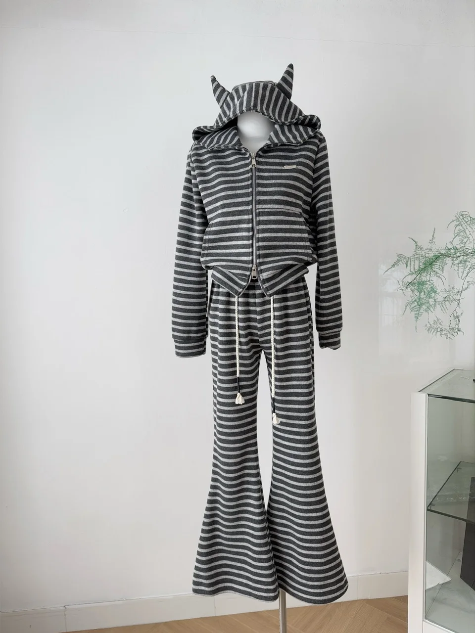 

Casual Striped Spor Sle Women's Autumn New Loose Warm Slimming Lazy Cute Hooded Two-Piece Set Faionable Comfortable