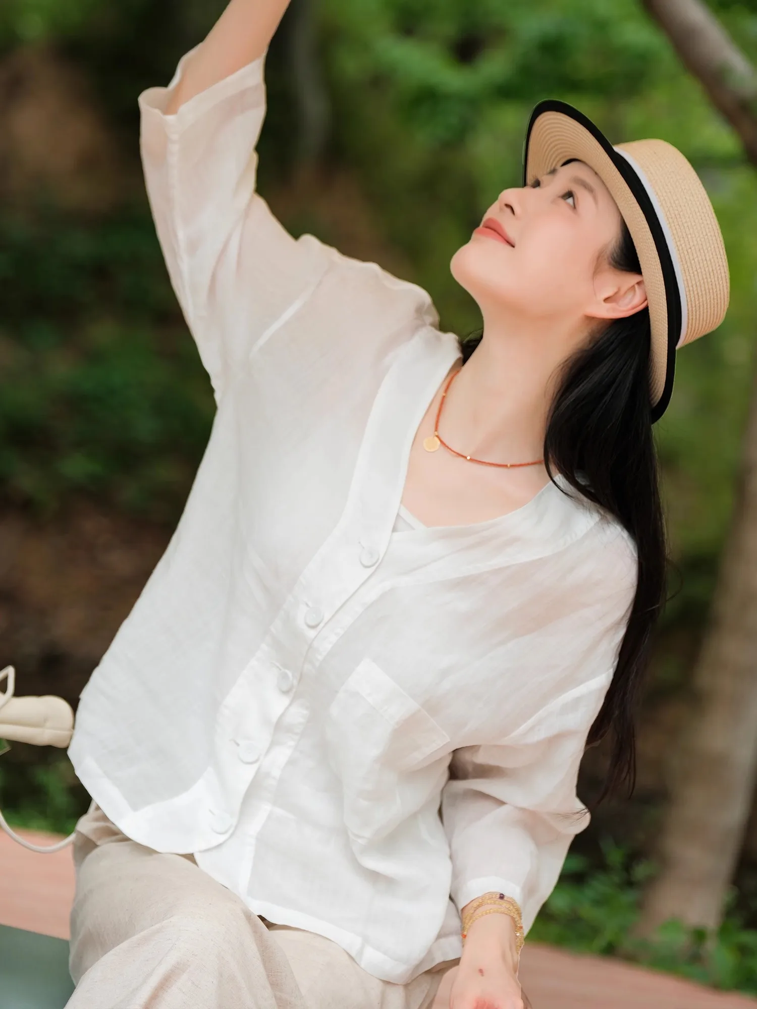 

Casual V-ne irt 00% Flax Loose Fit Seven-quarter Sve ket Detail Button Ba Closure Women's Summer Faion Top