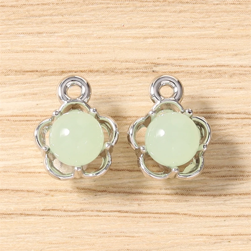 5 Stück 10x12mm Niedliche Blumen-Anhänger aus Harz und Metall zum Basteln von Ohrhängern, Halsketten, Armbändern, DIY-Handarbeiten und Schmuckzubehör – Detail 12
