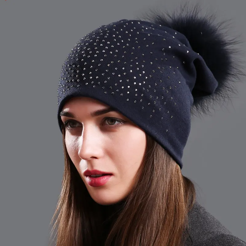 Gorro pompom feminino chapéus outono inverno strass algodão slouchy beanies para senhoras chapéu com genuína pele de guaxinim pompon