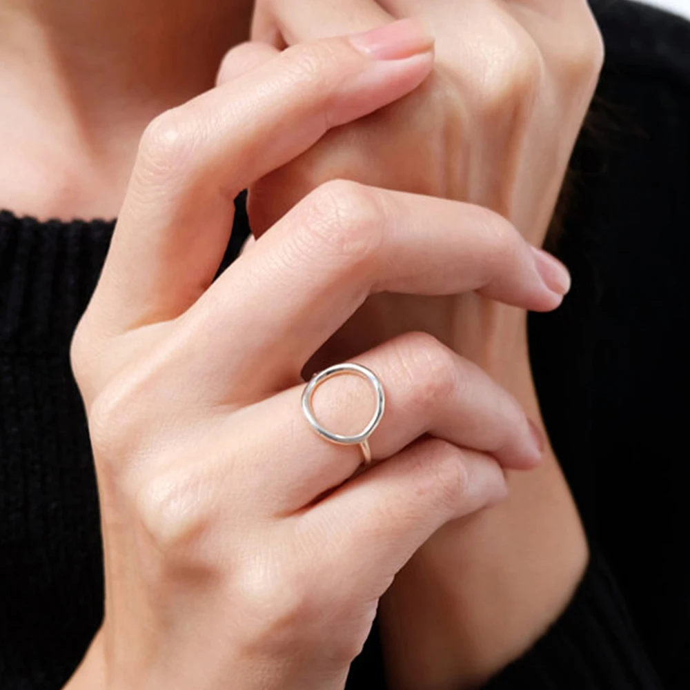 e-Manco Trendy Stainless Steel Rings for Women Vintage Geometric Pinky Ring Dainty Stackable Round Midi Rings Jewellery