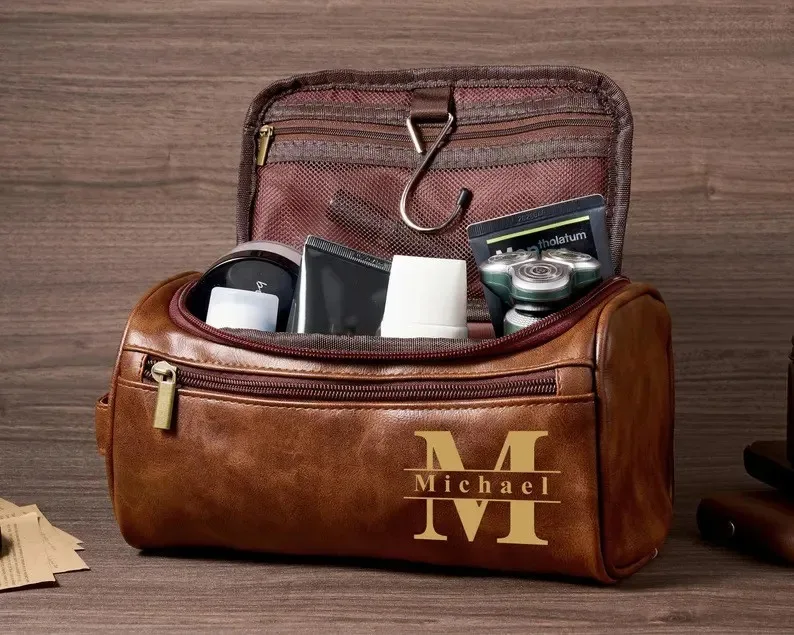 Wasserdichte Herrentasche mit graviertem Namen, personalisierter Name, langlebiges PU-Leder, vielseitig einsetzbar, ideal zum Rasieren, Reisen, Business-Make-up-Tasche – Detail 5