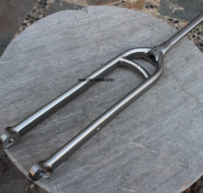 

Titanium Cyclocross Fork with Thru Axle Dropout Titanium Bicycle Fork with Taper Steerer Tube