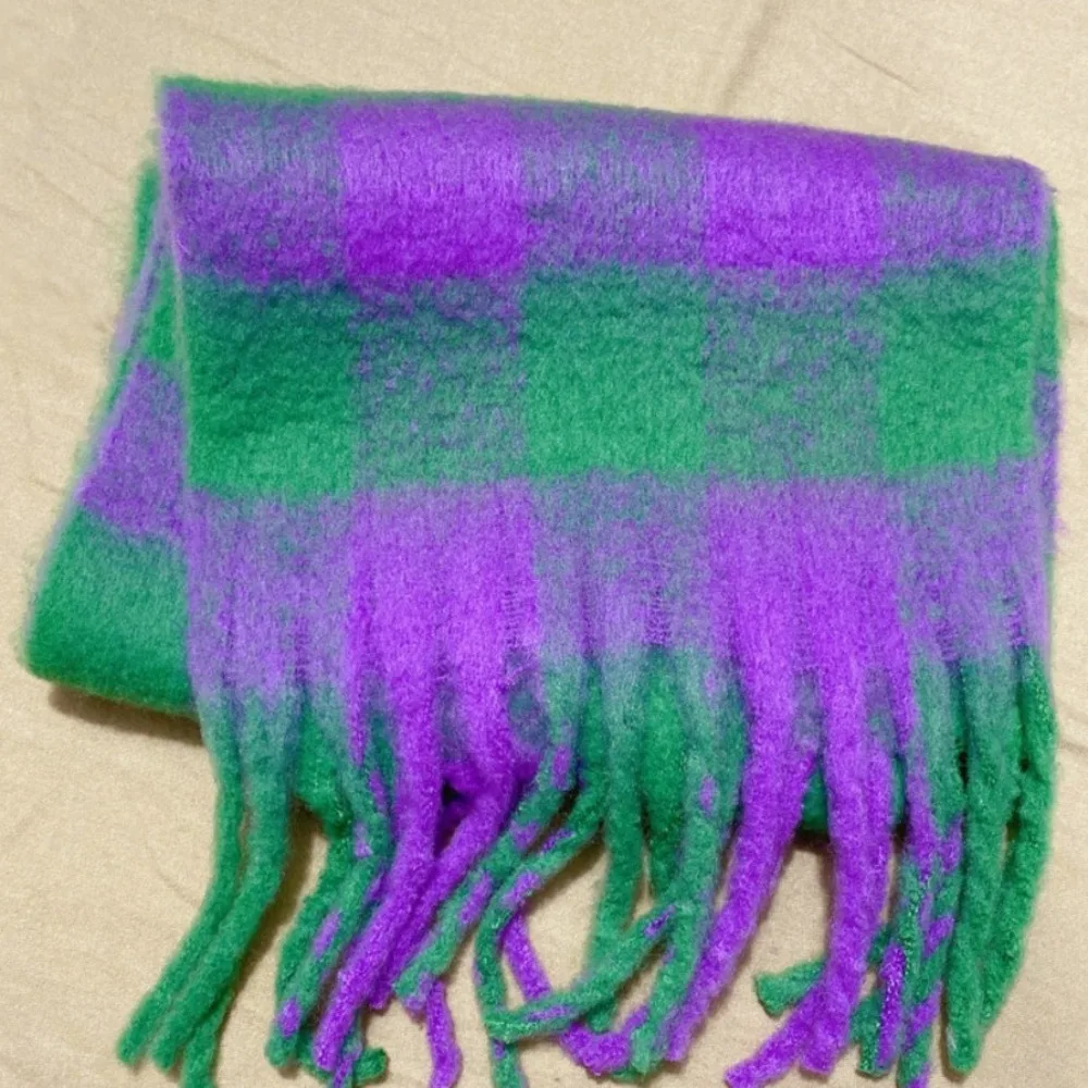 

Корейский стиль: Женский кашемировый шарф-палантин с узором «косы», утолщенный, вязаный, в клетку, с контрастными цветами, ветрозащитный, длинный, с бахромой из шерсти