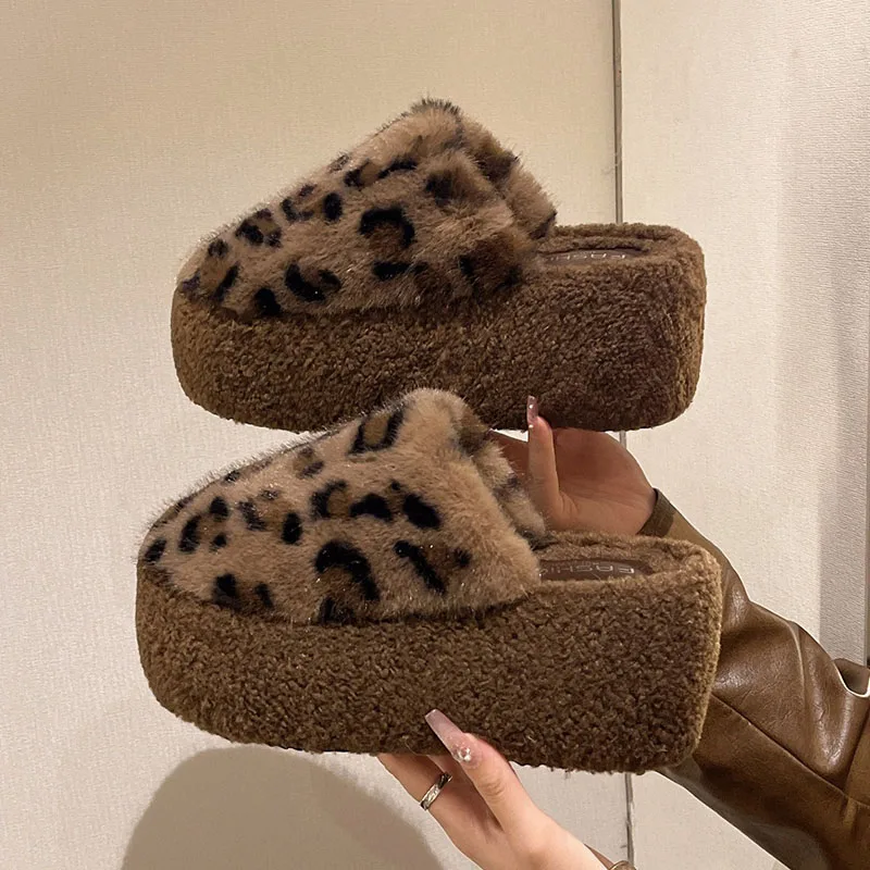 Autumn Winter Women's Plush Slippers Fashion Platform Wedges Fluffy Mules Outdoor High Heels Leopard Print Slippers Home Shoes