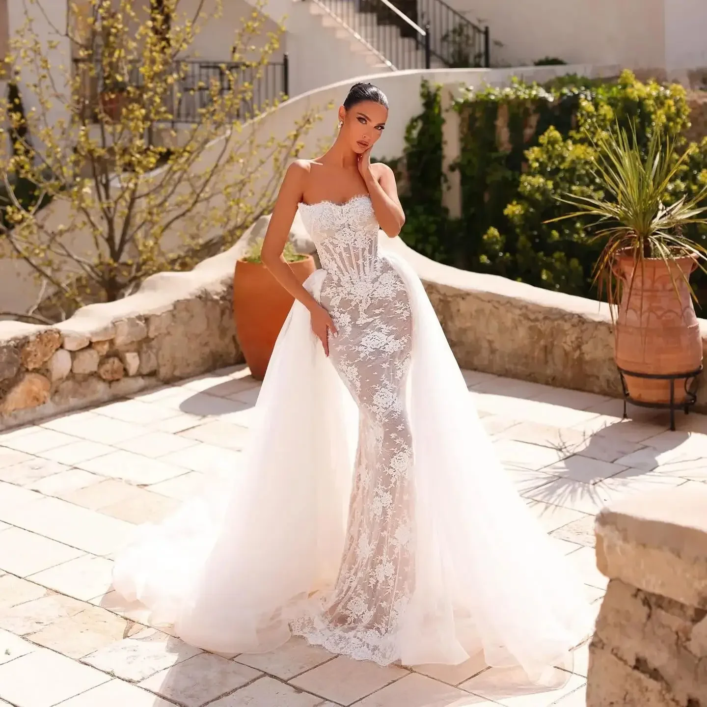 

Elegant Strapless Sheath Wedding Dress Vintage Lace Sleeveless Bridal Dress Sleeveless Customized Tulle vestidos de novia