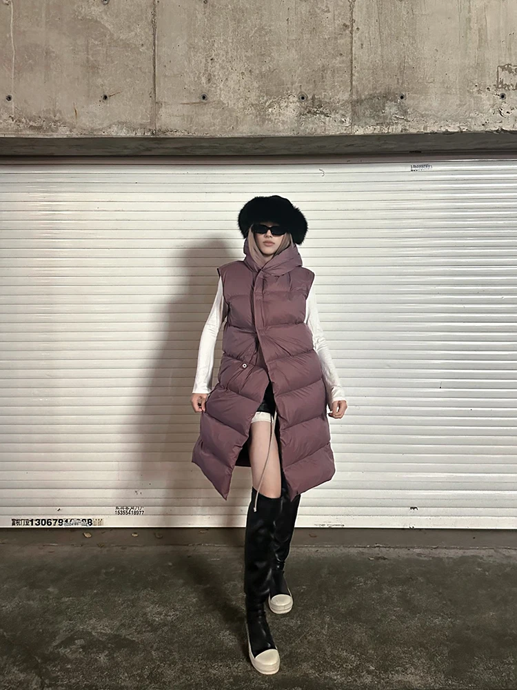 

New sleeveless hooded down vest for both men and women in the autumn and winter of 2025, a fashionable and warm breadjacket vest