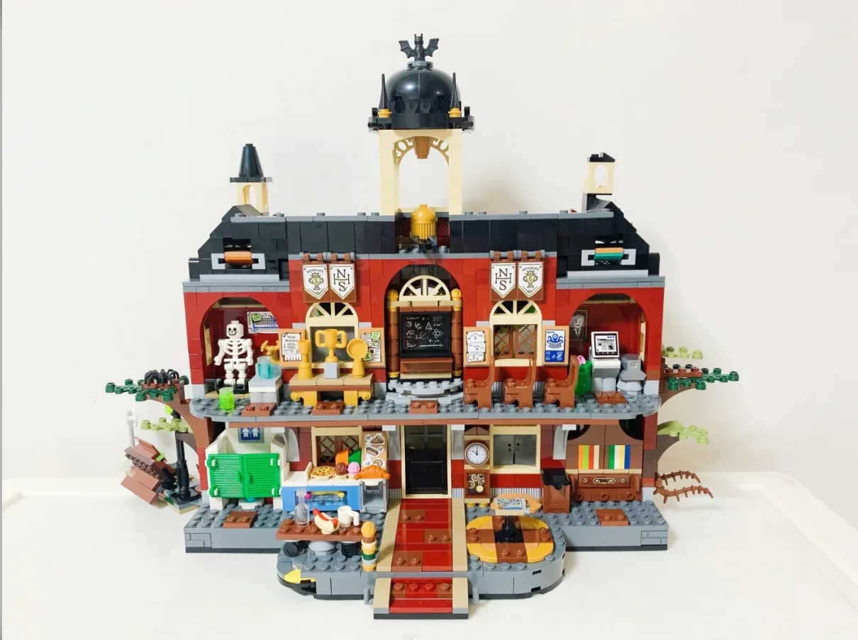 2024 new 70425 Newbury Haunted High School  Model Building Blocks Kit Bricks Creative Boys Adult Birthday Gifts