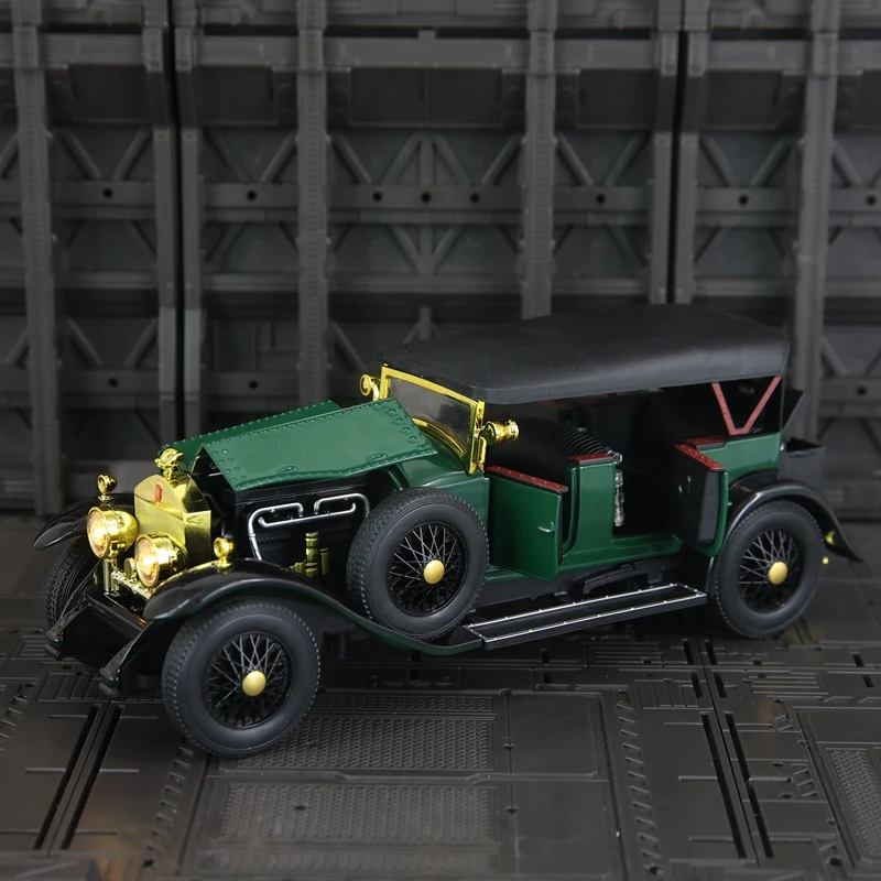 

1:24 The first generation phantom retro classic car alloy model car ornaments collection door and hood trunk can be opened