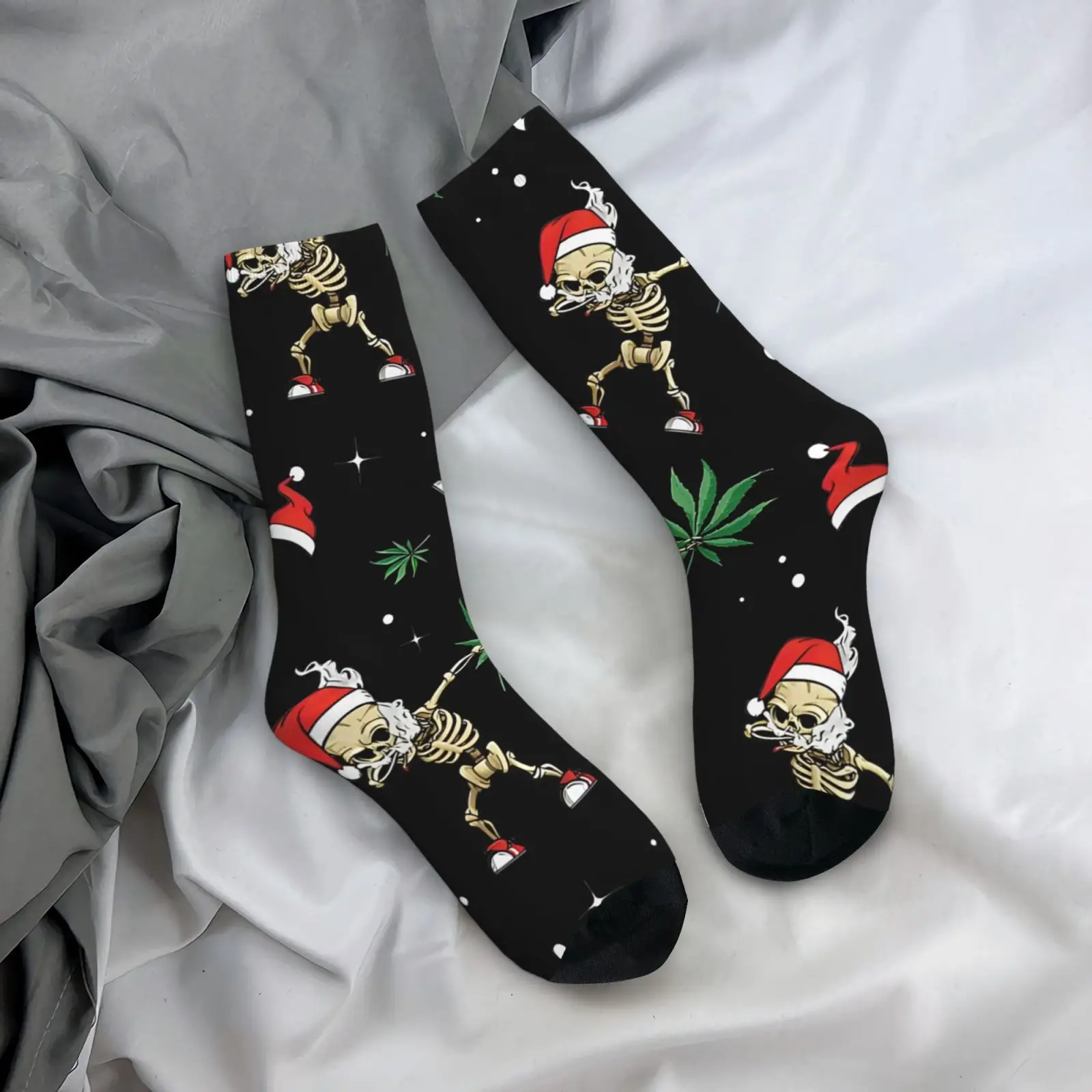

1 пара рождественских носков унисекс в стиле хип-хоп — забавный дизайн с черепом и листьями Санта-Клауса, новинка до колена для мужчин и женщин