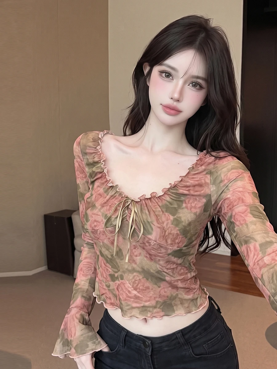 Sexy Short Printed V-neck Bell Sleeve Mesh Top Tea Break Style Fashionable Slimming Floral Patterned T-shirt for Women
