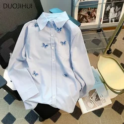 DUOJIHUI-camisa azul con bordado de mariposa para mujer, camisa informal holgada de un solo pecho, Color liso, Primavera